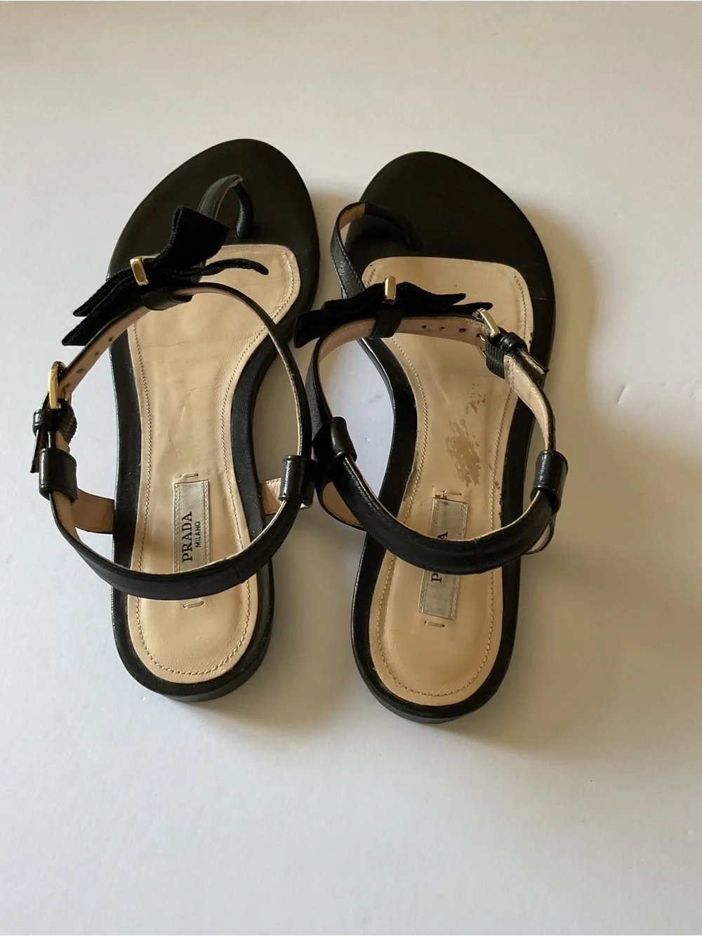 PRADA BLACK LEATHER T-STRAP SANDALS WITH BOW DETAIL GOLD HARDWARE 39.5 / 8.5